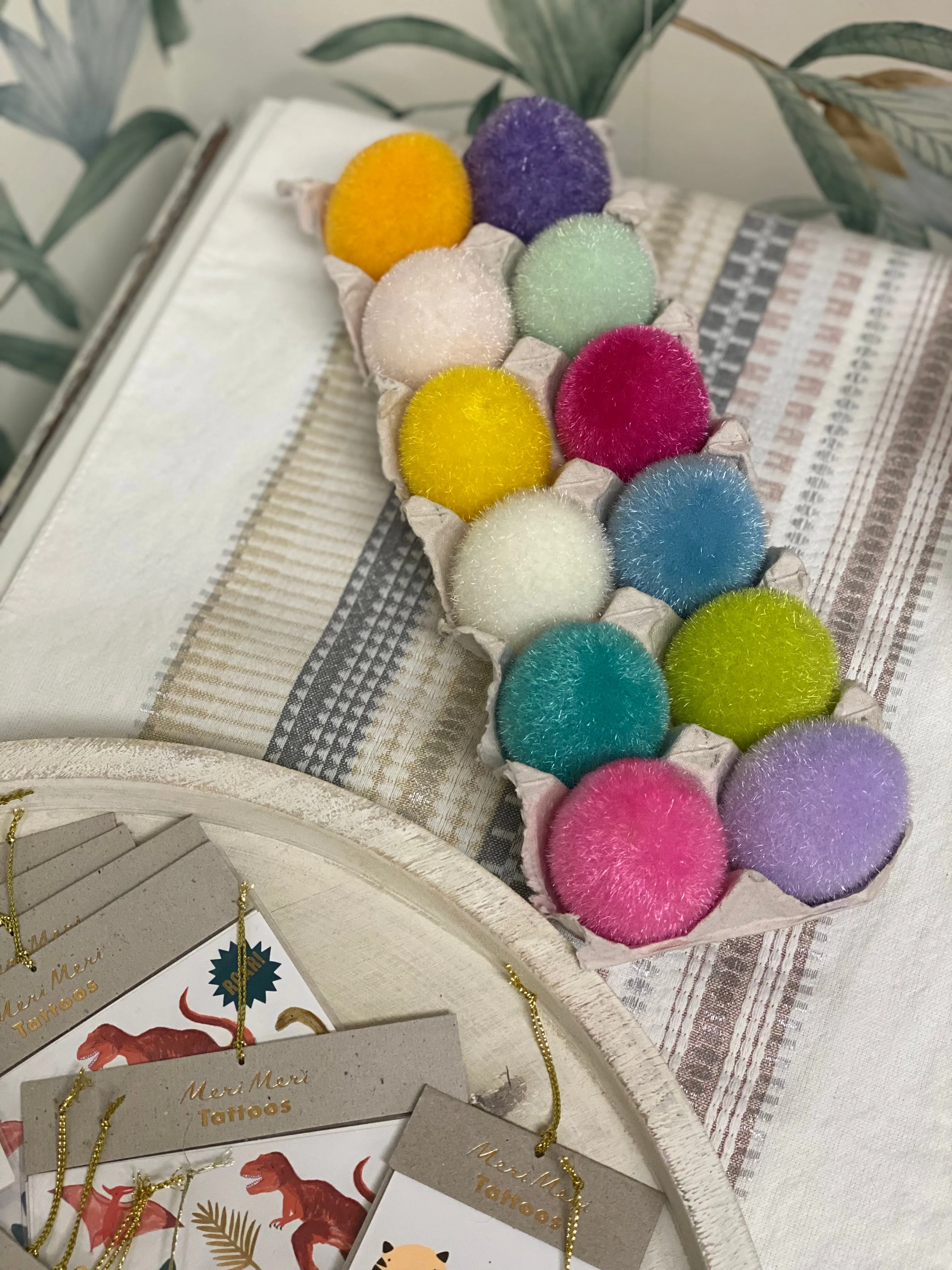 Flocked Eggs with Tray