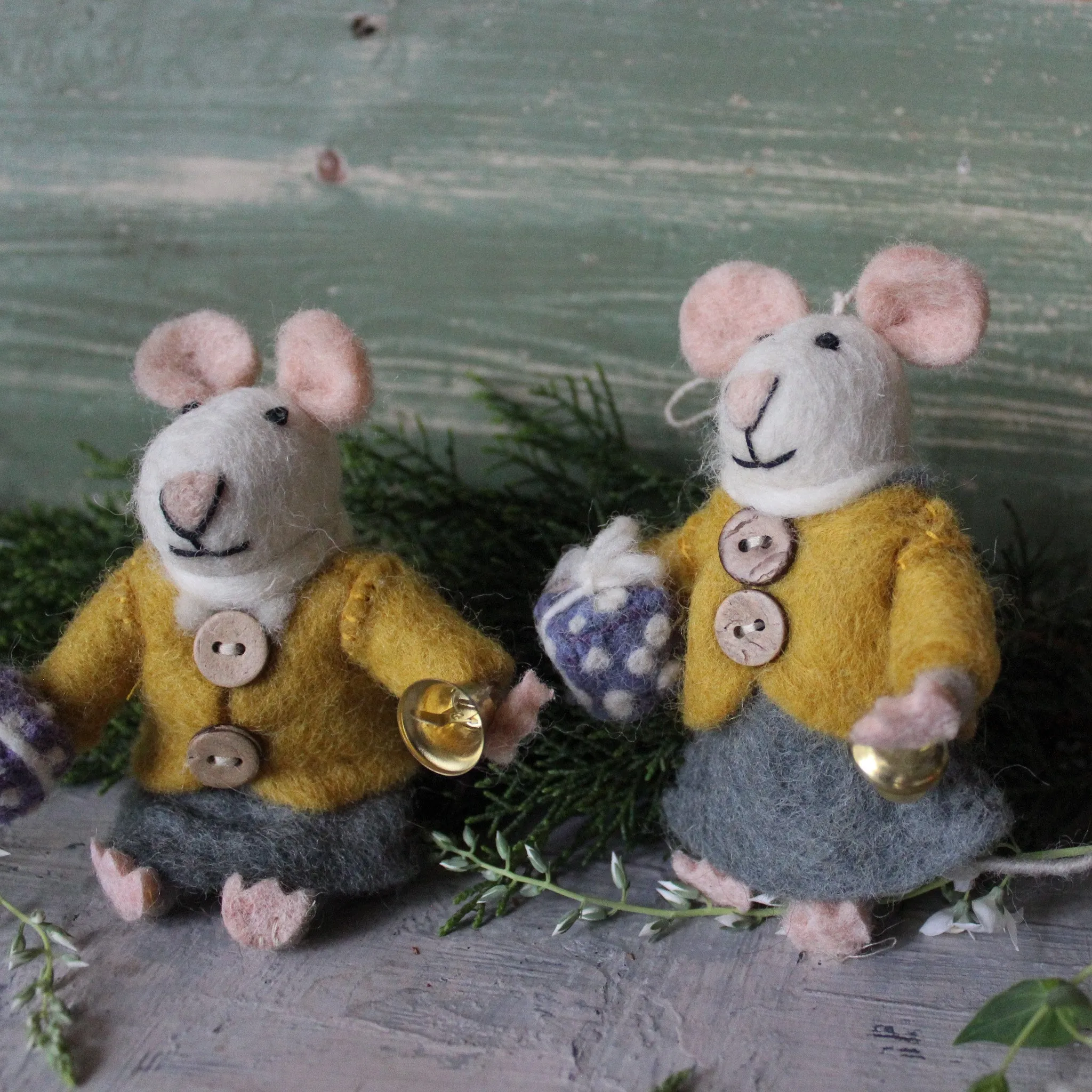 Hanging Felt Agnes Mouse