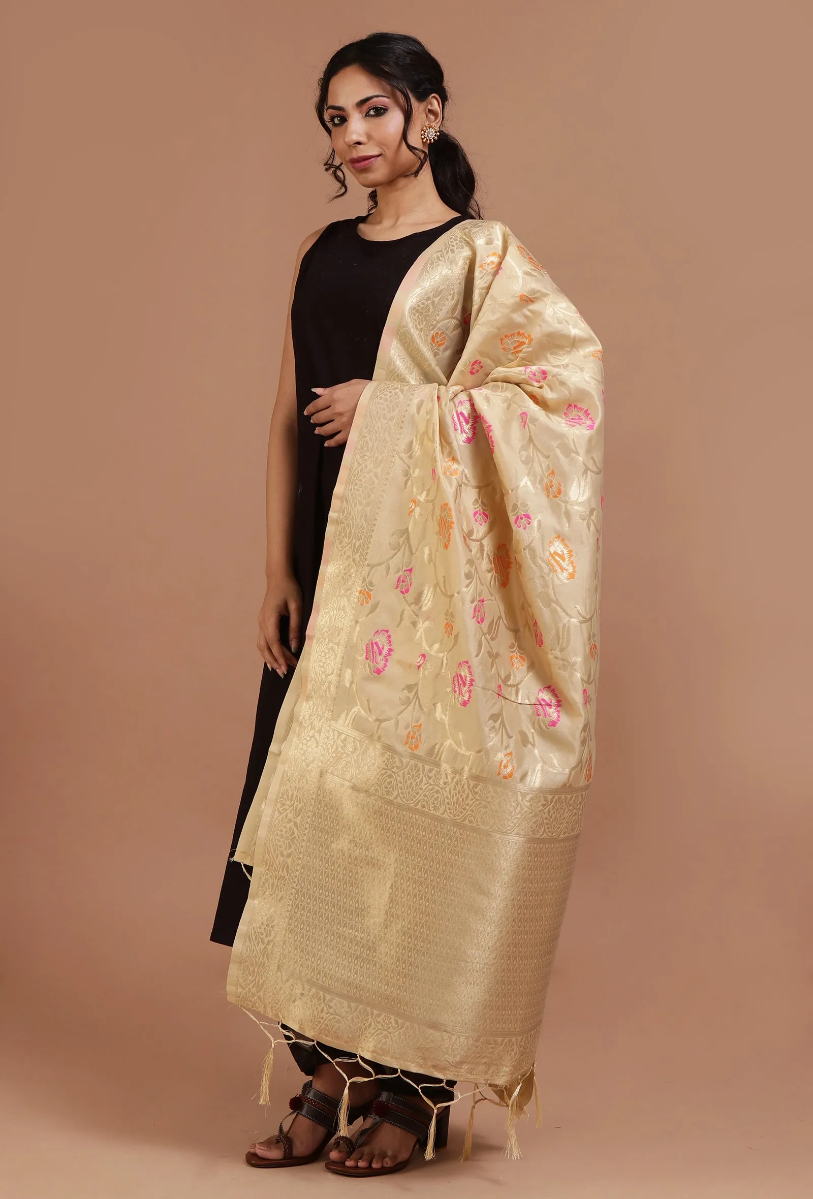 Light Ywlloe Color Semi Silk Dupatta With Zari Weaving
