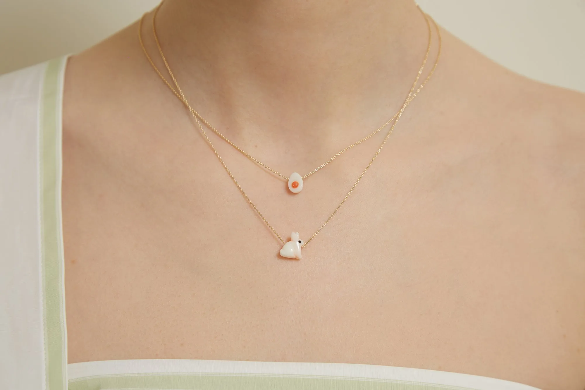 MINI HUEVITO NECKLACE