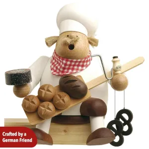 Smoker Baker sitting